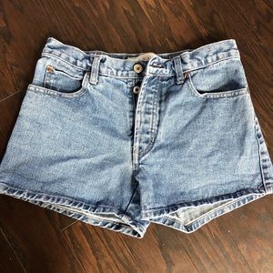 Gap Mid waist shorts